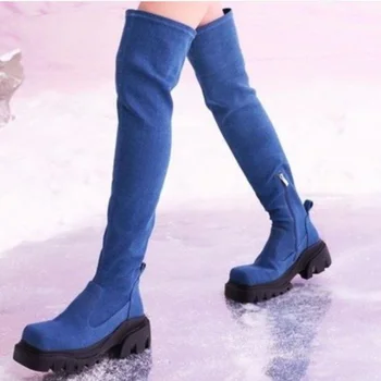 Новые джинсовые сапоги выше колена с квадратным носком, увеличивающие рост, женские Зимние 2023, Сапоги на платформе с боковой молнией, женская обувь на толстой подошве