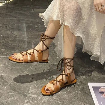 Сандалии для женщин, 2023 Летние Новые женские сандалии на плоской подошве с римским перекрестным ремешком, модные женские повседневные сандалии-стринги, женские сандалии Sandalias