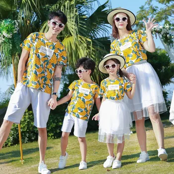 Подходящая семейная одежда Лето 2022, футболка для папы и сына + шорты, платье для мамы и дочки, одежда для семейной пары, подходящая одежда