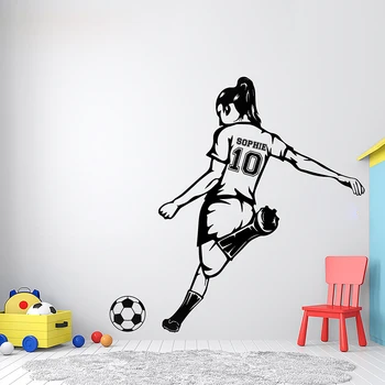 Украшение стен футбольной девушки, пользовательские наклейки на стены, спортивный винил, футбольные наклейки, настенное искусство ворот, наклейки на стены, G-175