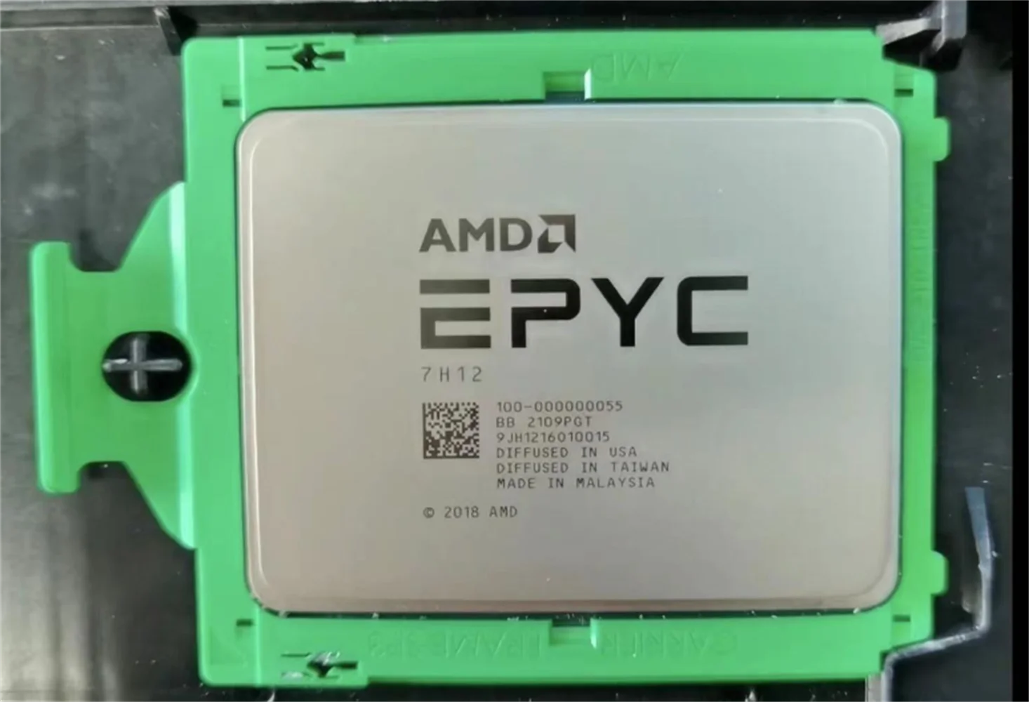 AMD EPYC 7H12 с частотой 2,6 ГГц, 64-ядерный / 128-потоковый кэш L3, 256 МБ, TDP, 280 Вт, SP3, серверный процессор серии 7002 с частотой до 3,3 ГГц. . ' - ' . 0