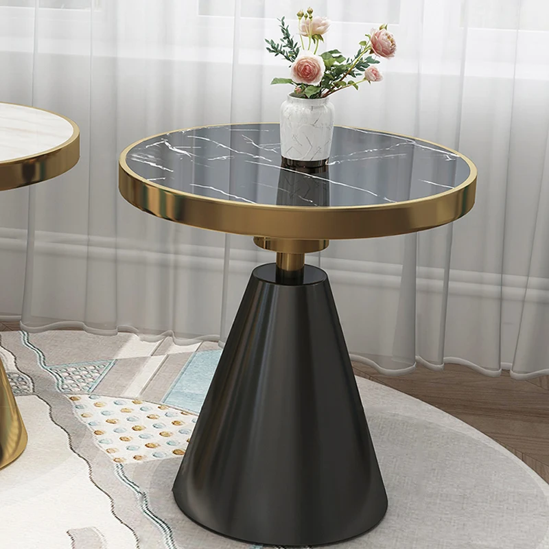 Диван Wyj рядом с круглым мраморным столиком в минималистичном стиле . ' - ' . 4