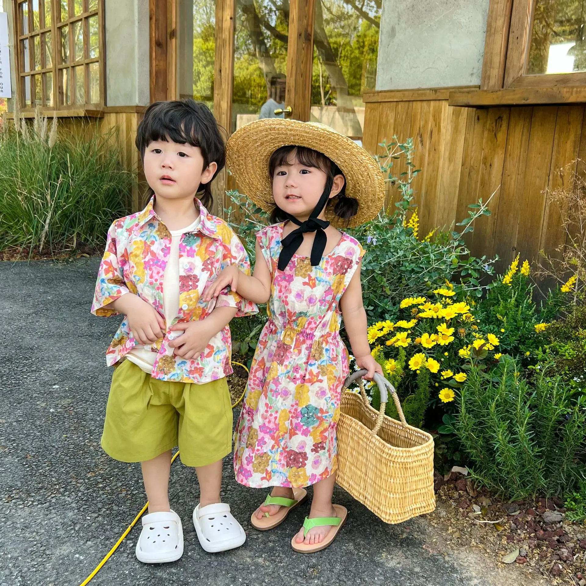 Корейская детская одежда 2023, Летние рубашки с цветочным рисунком для мальчиков, Шорты, костюм-двойка, платья с цветочным рисунком для девочек, Комплекты детской праздничной одежды . ' - ' . 1