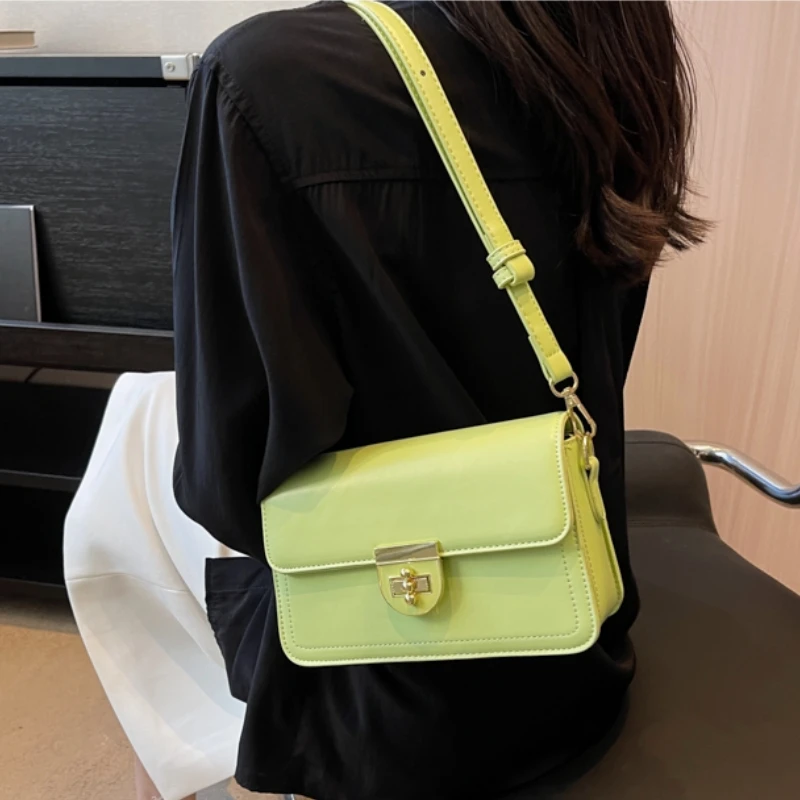 Маленькие женские сумки для телефонов через плечо, роскошная дизайнерская сумка с регулируемыми ремнями, простая сумка через плечо, мода 2023, однотонная Расцветка . ' - ' . 4