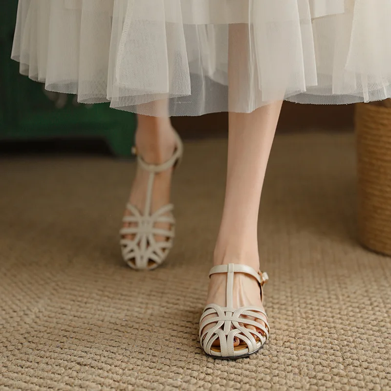 Модные женские сандалии 2023, летние винтажные плетеные сандалии с ремешком и пряжкой в одно слово, Римские туфли на плоской подошве с низким каблуком . ' - ' . 2