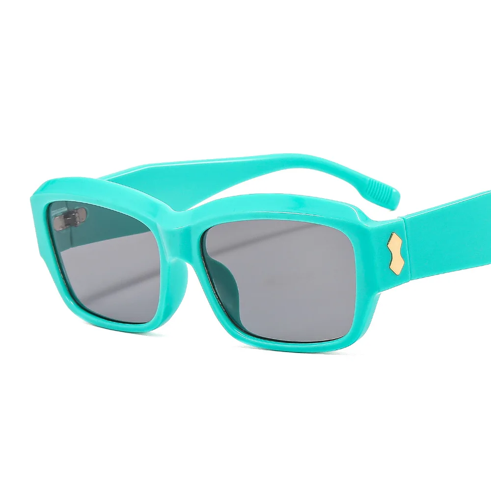 Новые квадратные Красочные солнцезащитные очки, женские модные градиентные оттенки, UV400, мужские металлические заклепки, двухцветные солнцезащитные очки . ' - ' . 0