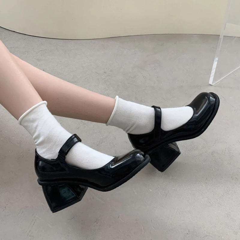 Туфли Мэри Джейн на черном каблуке, женские туфли в стиле Лолиты на платформе, мода 2022 года, винтажные туфли на толстом высоком каблуке, модные роскошные туфли-лодочки . ' - ' . 1